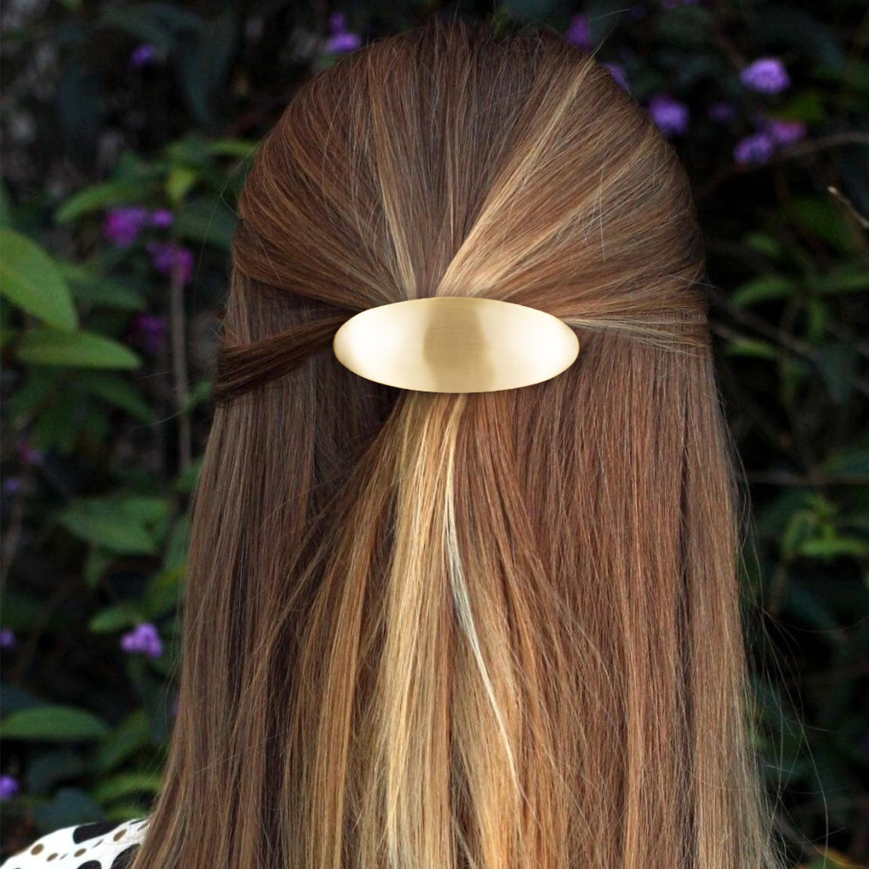 CustomyLife barrette securing a half-up hairstyle demonstrating stable hold benefit