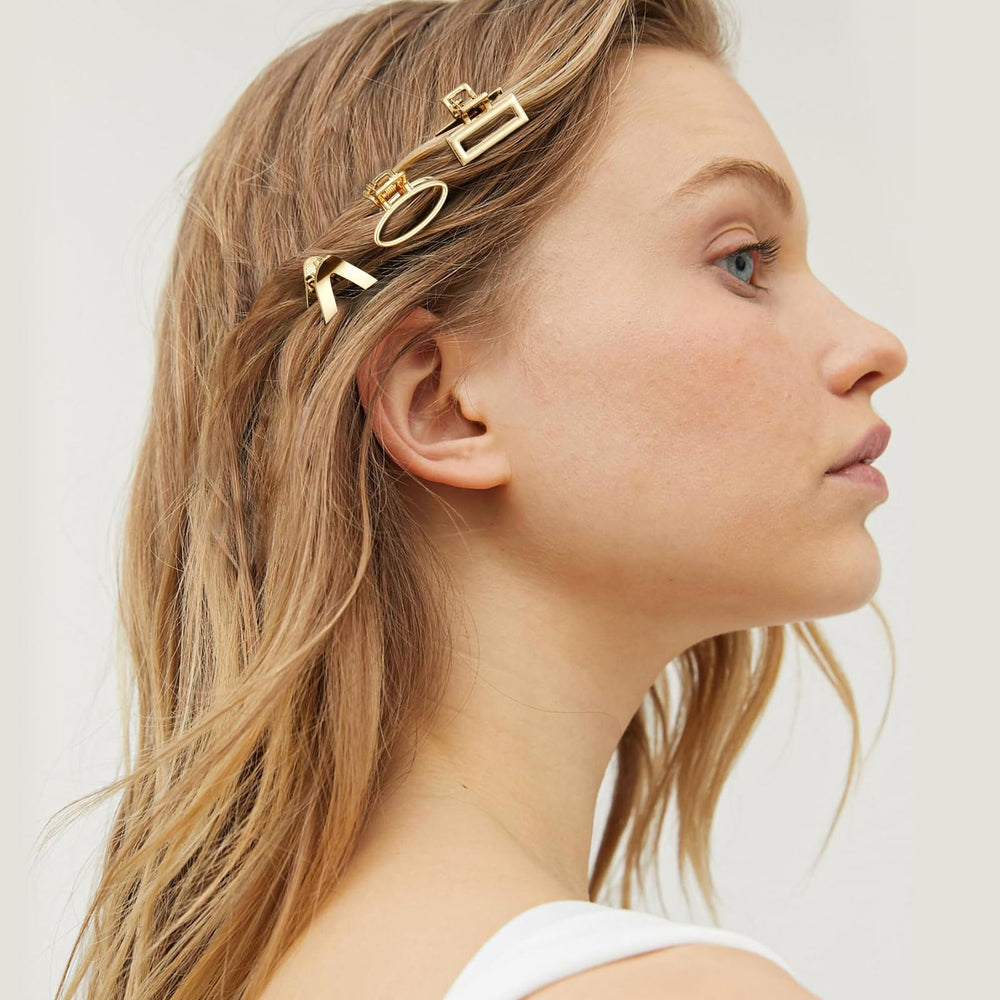 CWJCYTNSN half-up hairstyle using clips showing quick styling benefit