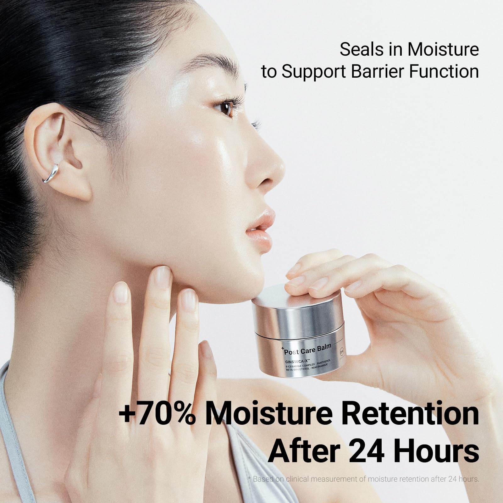 DA EFFECT balm spread on hand illustrating quick absorption and comfort