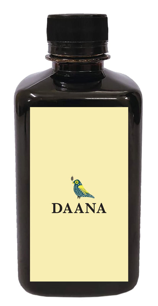 DAANA neem oil texture closeup highlighting rich unrefined consistency benefit