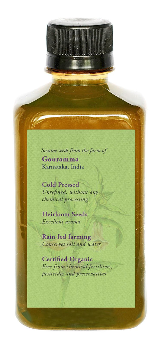 DAANA sesame oil pouring close-up highlighting smooth texture and absorption