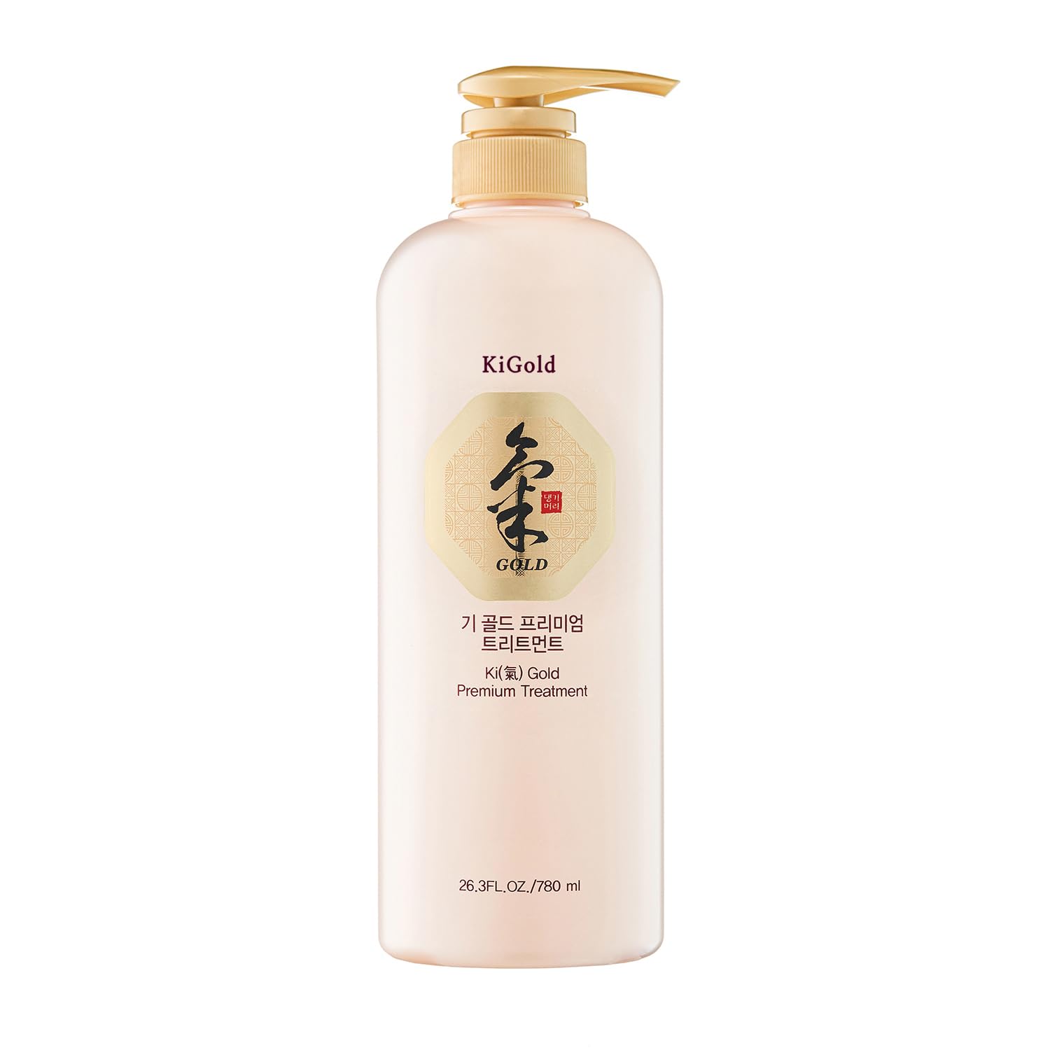 Daeng Gi Meo Ri shampoo texture on palm demonstrating gentle lathering benefit