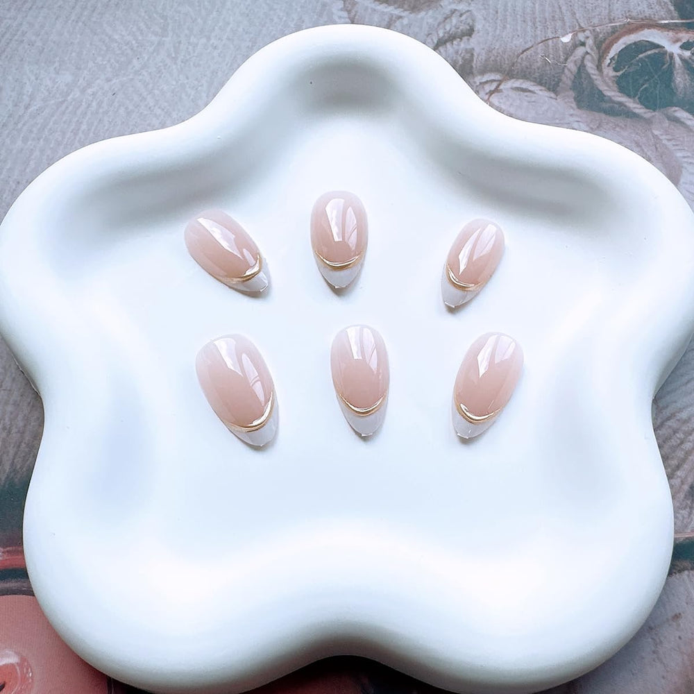 DAJIJIYOU size comparison on fingers illustrating 12 sizes fit variety of nail beds benefit
