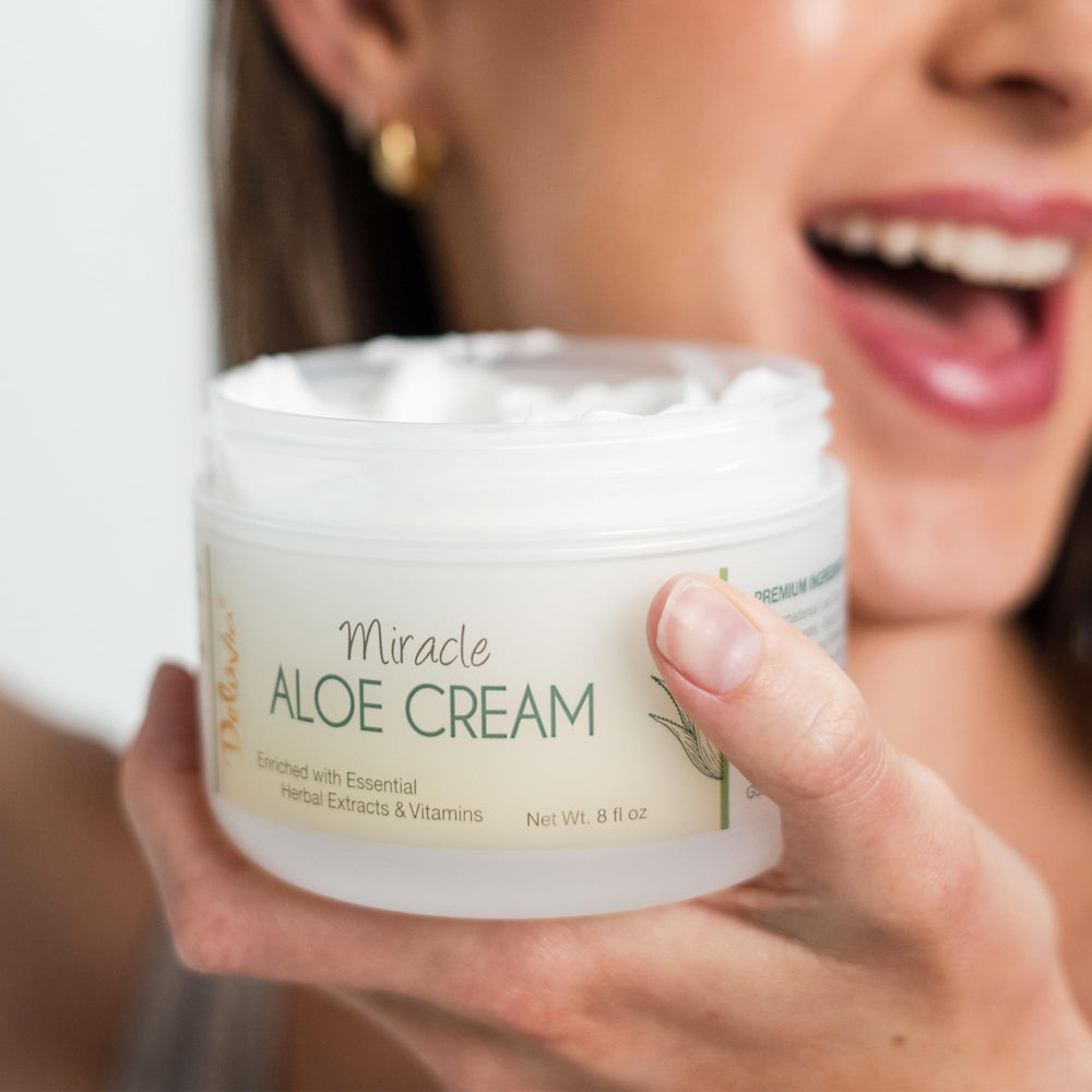 DELÚVIA open jar texture close-up highlights creamy aloe formula