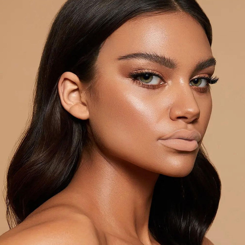 Depuplum liquid texture swipe showing pigment payoff and quick-dry benefit