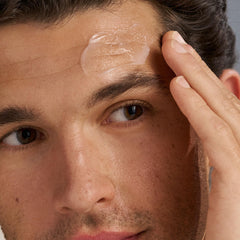 Dermalogica applying gel to cheek for instant soothing and comfort