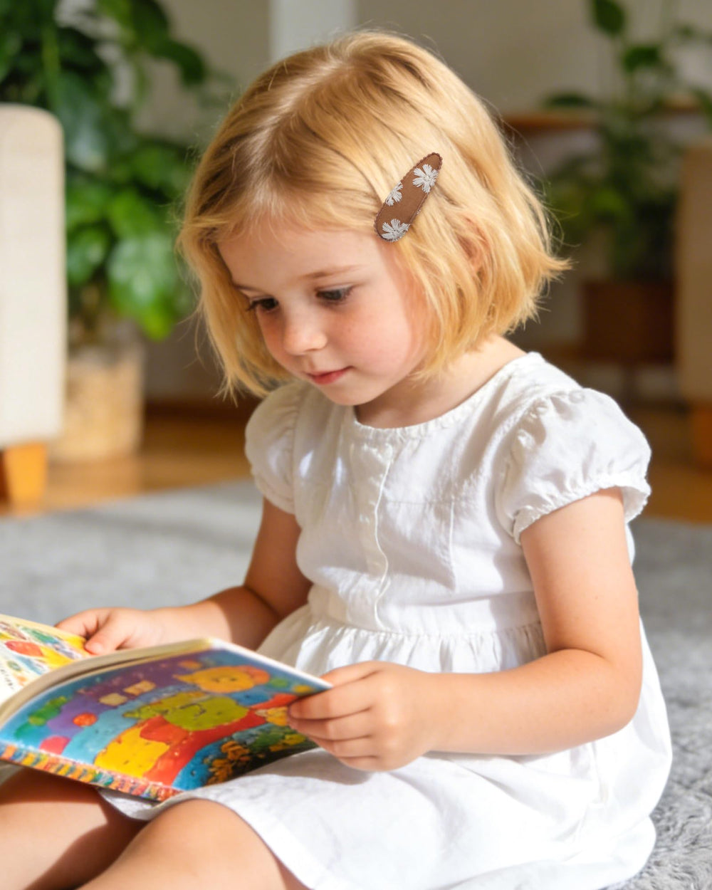 doboi toddler wearing side clips showing comfortable, polished look