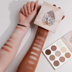 docolor brush applying shimmer for high-impact lid payoff and easy layering
