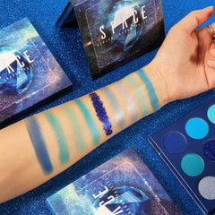 docolor powder texture close-up showing smooth, blendable pigment for easy application