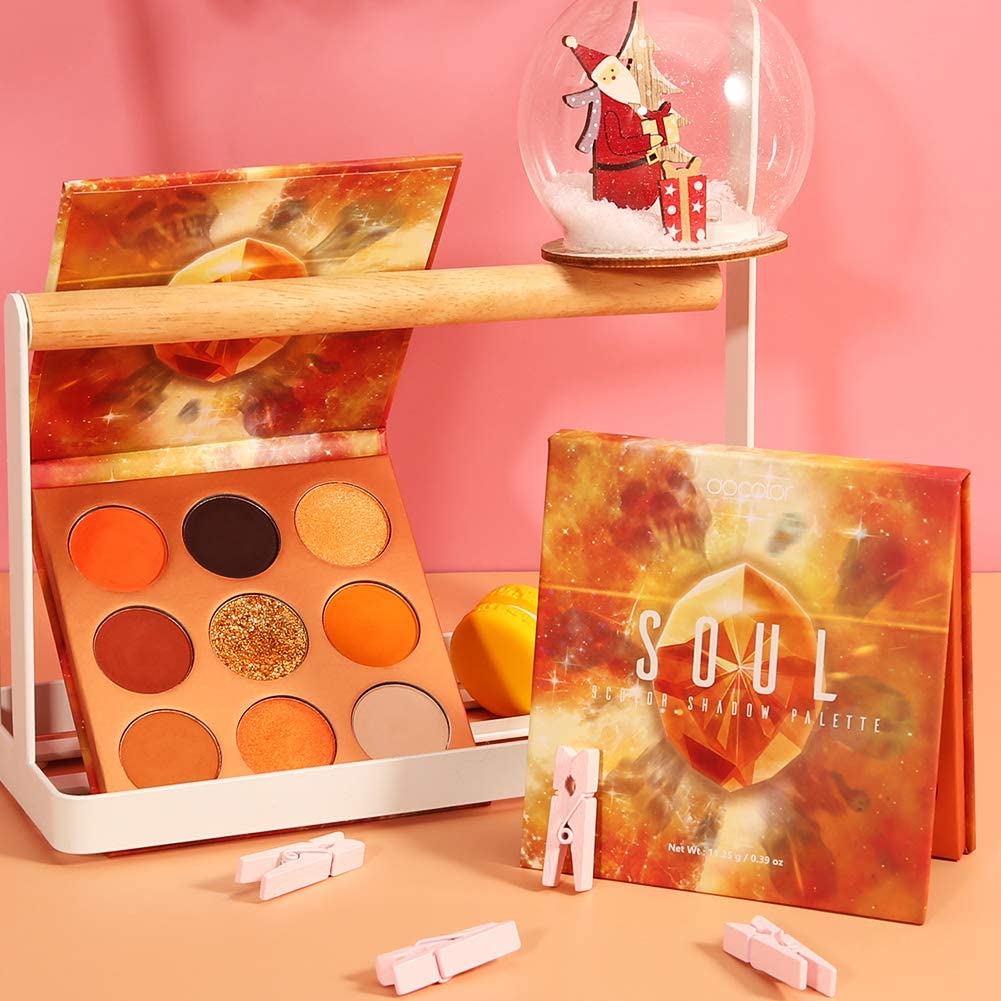 docolor open palette showing nine pans with mattes and shimmers for versatile looks