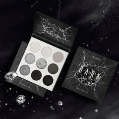 docolor palette in hand for size comparison and travel-friendly benefit