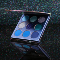 docolor palette inside travel makeup bag showing compact size for on-the-go use