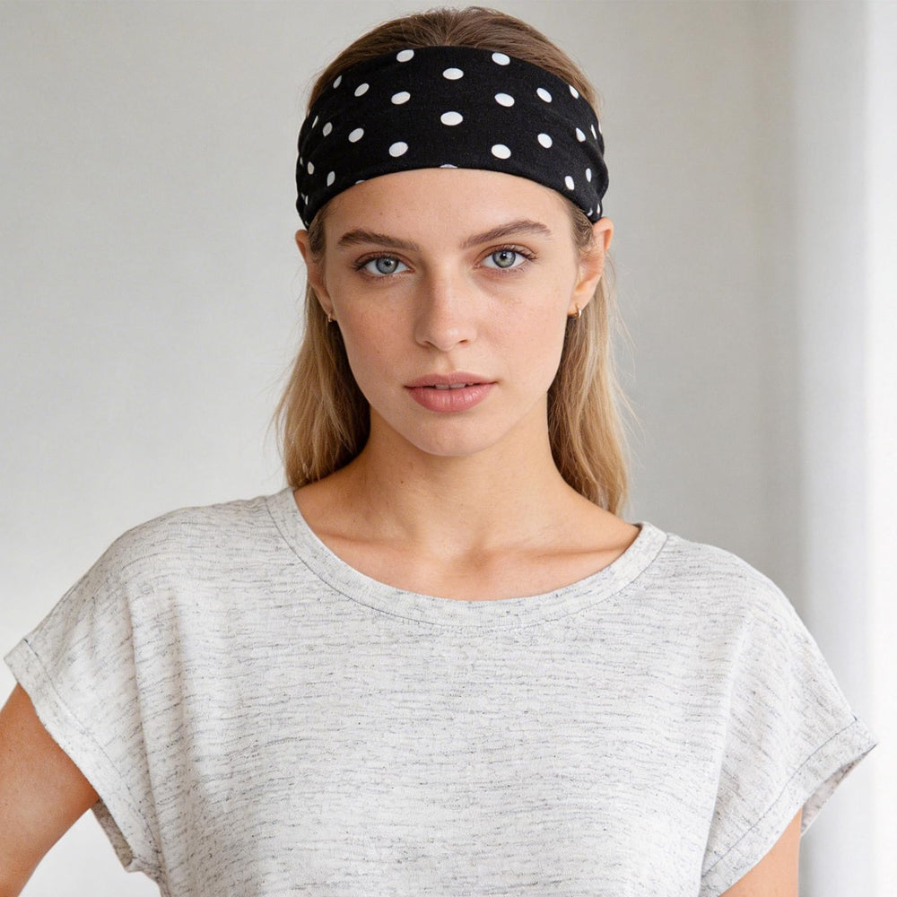 Doneace model wearing headband with retro outfit showing stylish accent