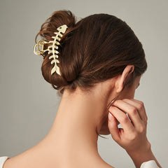 DonLeeving clip in hair updo demonstrating practical styling hold