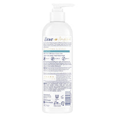 Dove shampoo foam close-up showing texture and gentle lather to hydrate curls