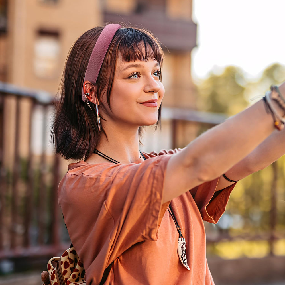 DOXISHRUKY model wearing headband outdoors showing secure fit and everyday style