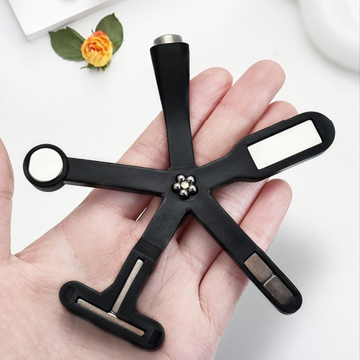 Dr.nail front view magnet tool showing compact design and easy grip benefit