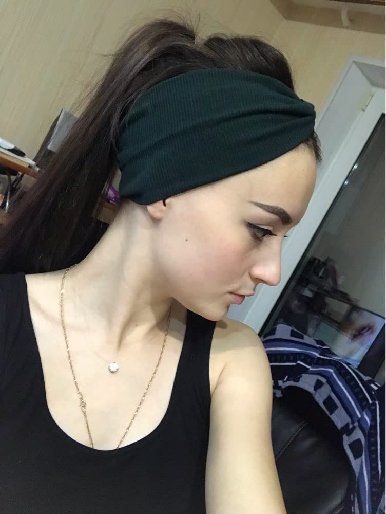 DRESHOW headband on model with measuring tape showing fit for 20–23 inch heads