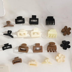 Drnytunk scale comparison in hand showing clip size and practical portability