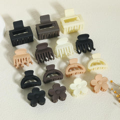 Drnytunk single rectangle clip detail demonstrating secure double-row teeth