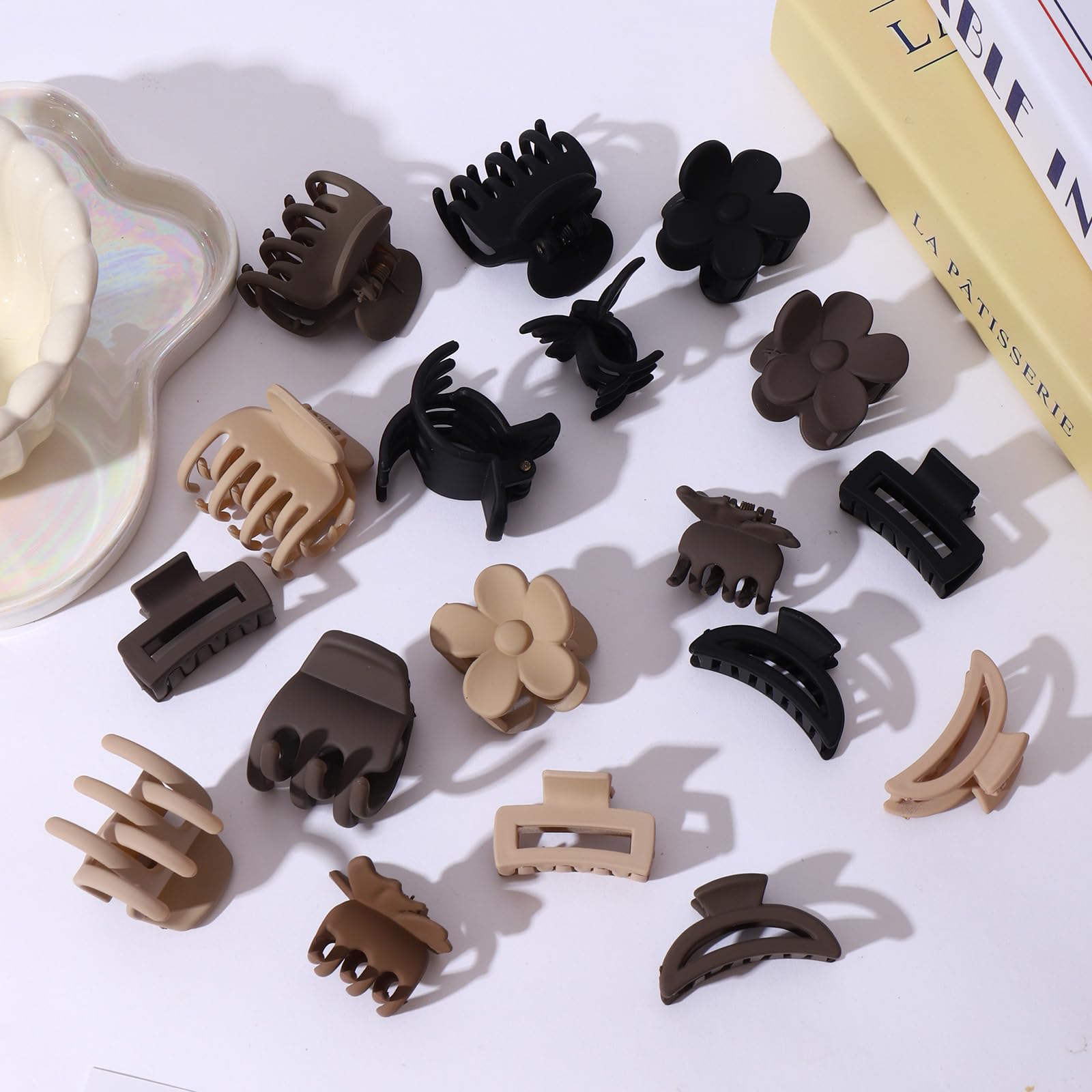 Drnytunk clips in travel pouch ready for on-the-go styling and organization