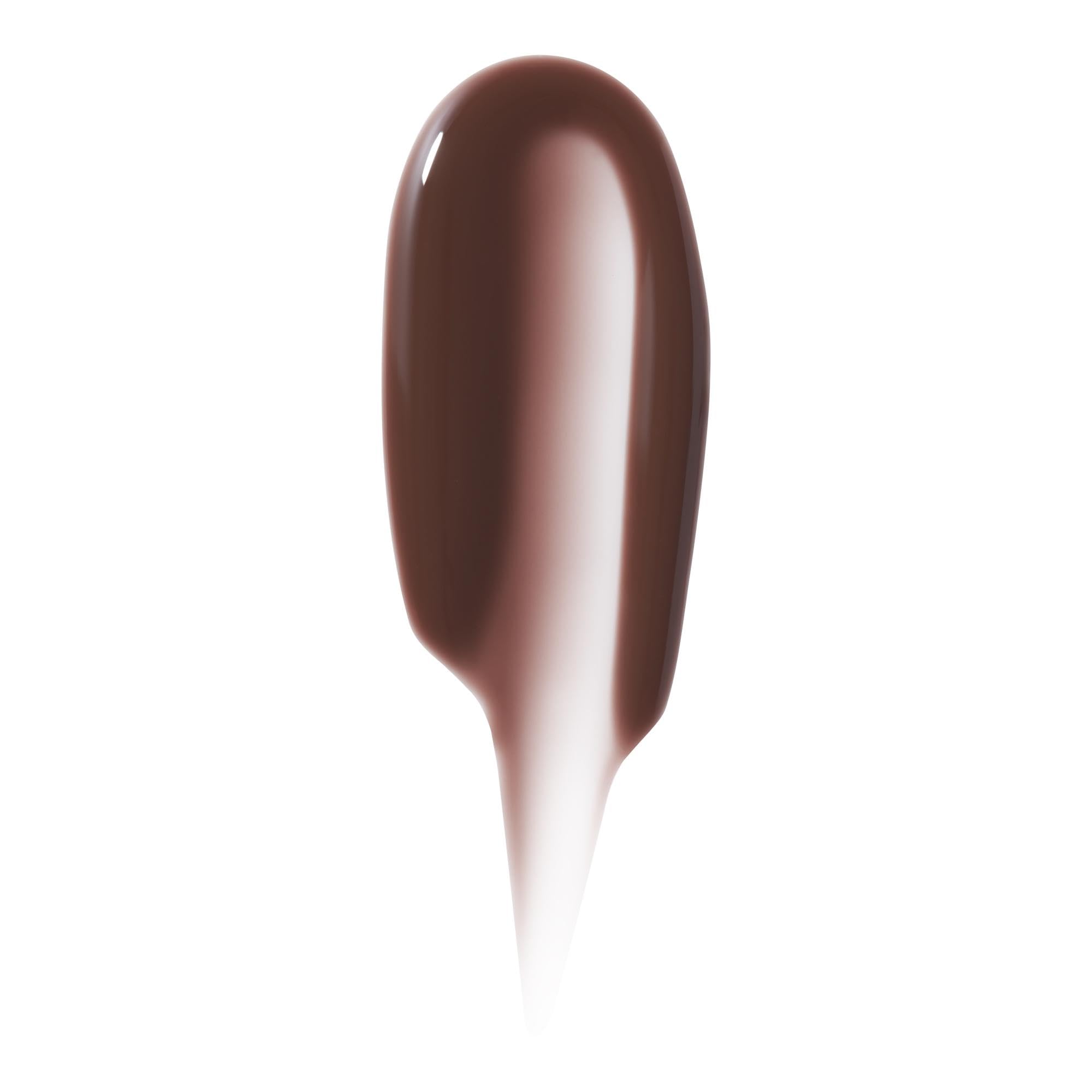 e.l.f. lip oil plush applicator close-up gliding on lips for smooth coverage