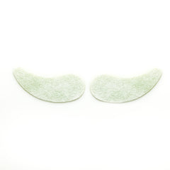 Earth Therapeutics patches applied under eye demonstrating depuffing and comfort