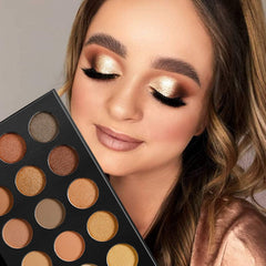 ecofavor DE'LANCI applying with brush for quick, even coverage