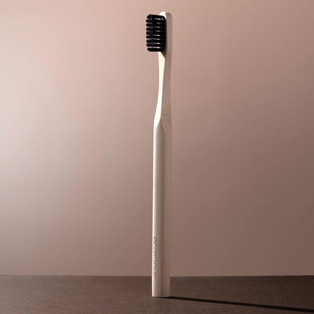 EcoTools handle texture and grip close-up for stable styling benefit