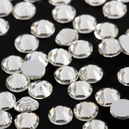 Eleegem close-up of 12-facet cut crystal highlighting sparkle