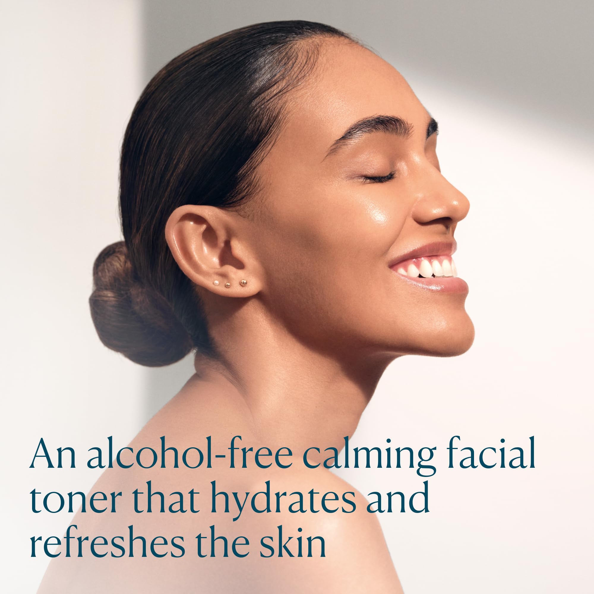 ELEMIS toner texture close-up droplet highlighting gentle, non-drying hydration