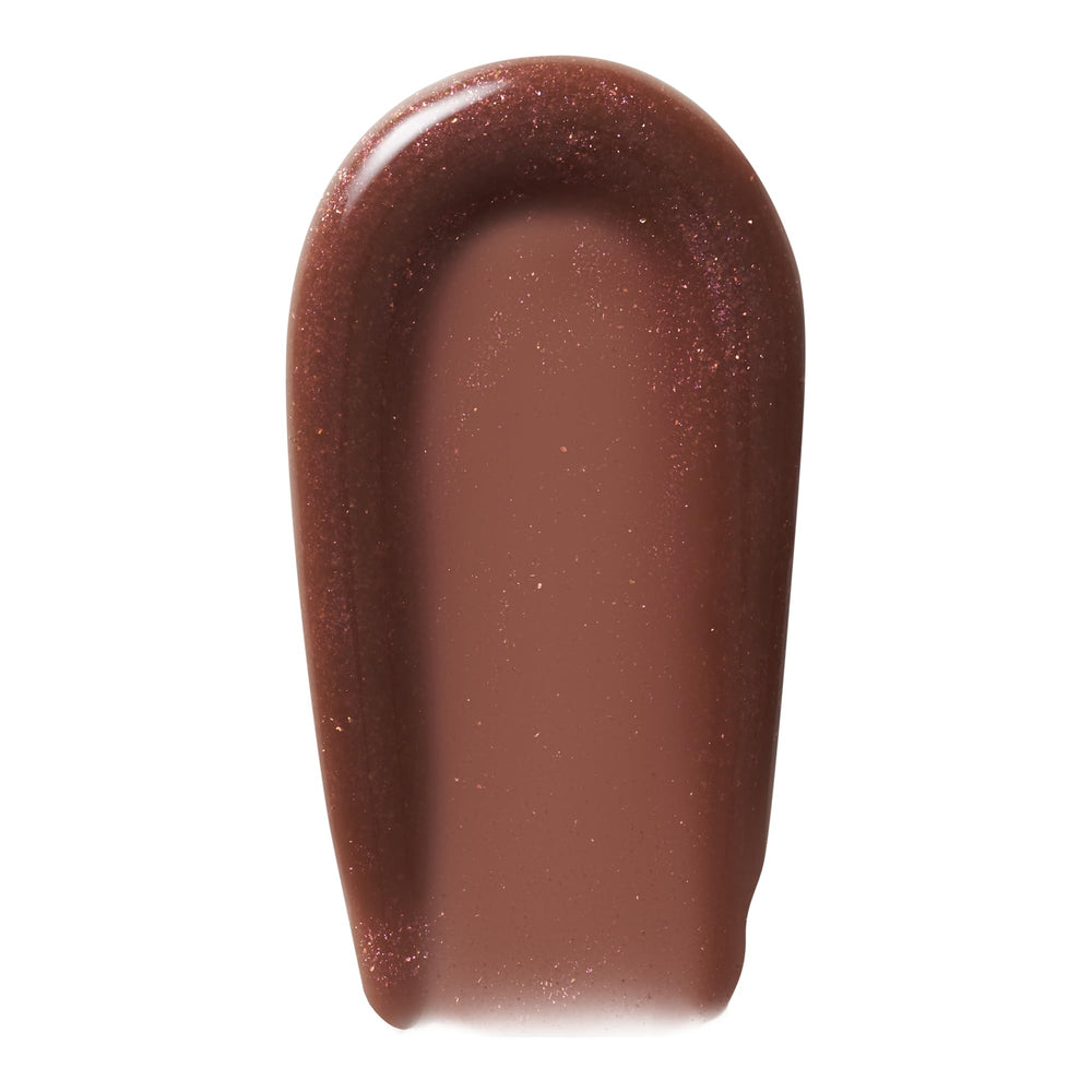 e.l.f. gloss wand applying product on lips for instant shine
