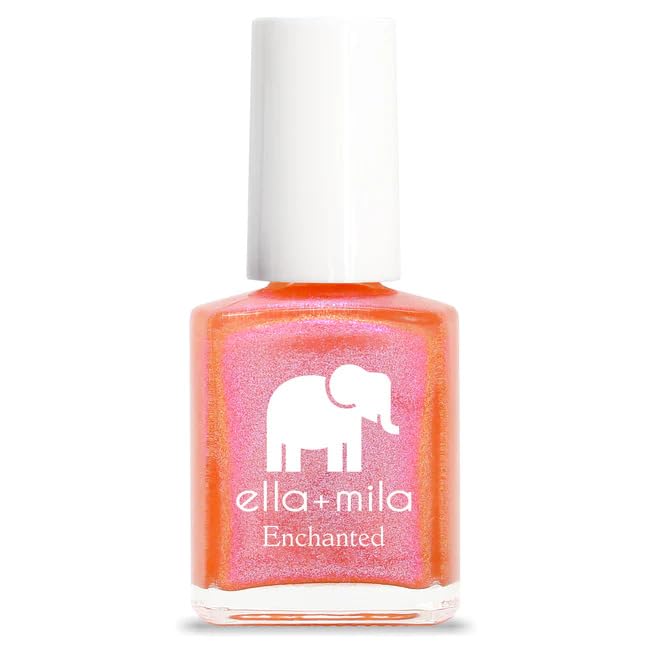ella+mila brush stroke of Aurora Lights demonstrating smooth application benefit