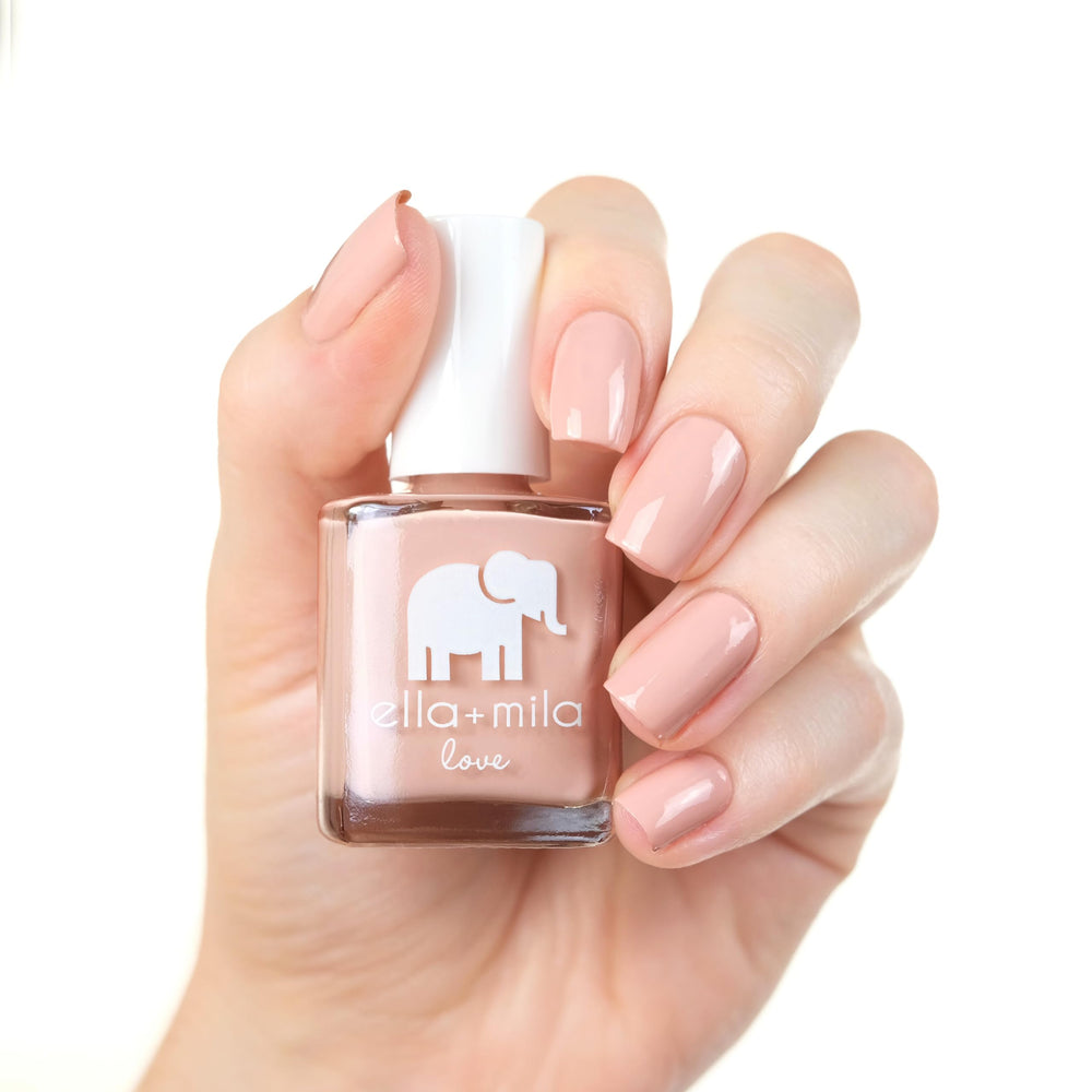ella+mila swatch on nails showcasing color payoff and chip resistance benefit