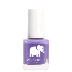 ella+mila lifestyle summer manicure showing wearable pastel look