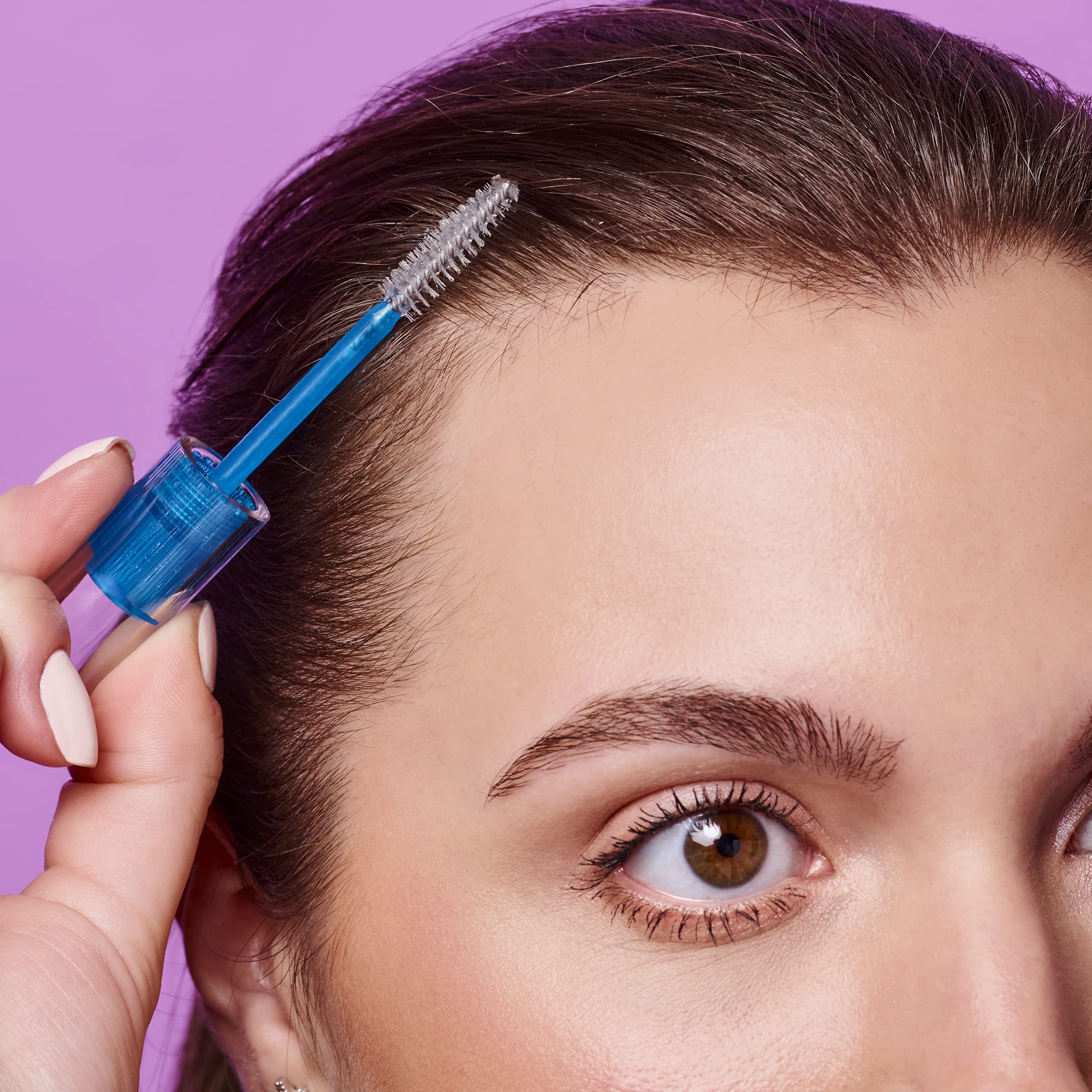 essence wand coating eyelashes to lift and separate for subtle definition