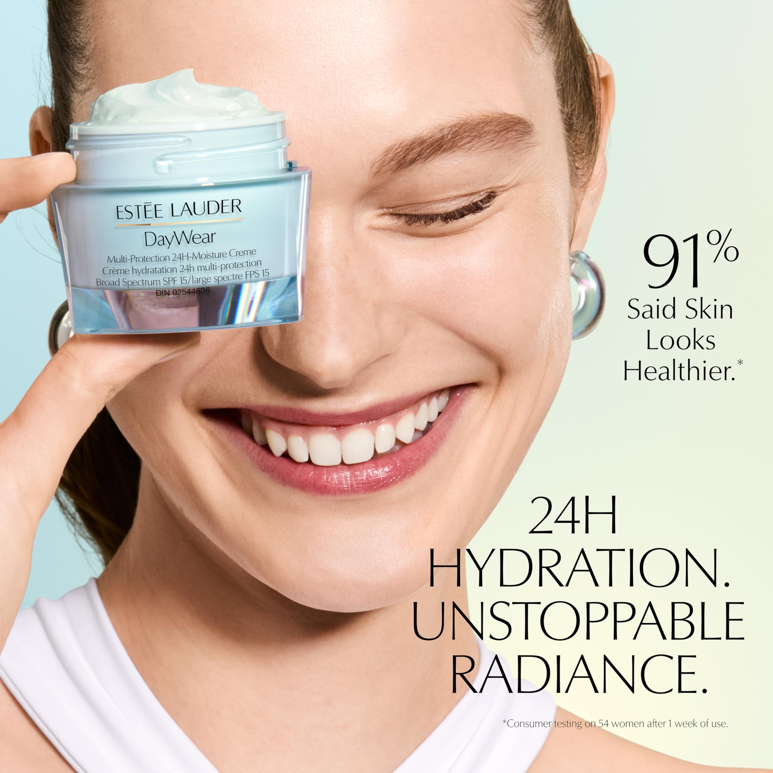 Estée Lauder cream texture close-up demonstrating rich hydration