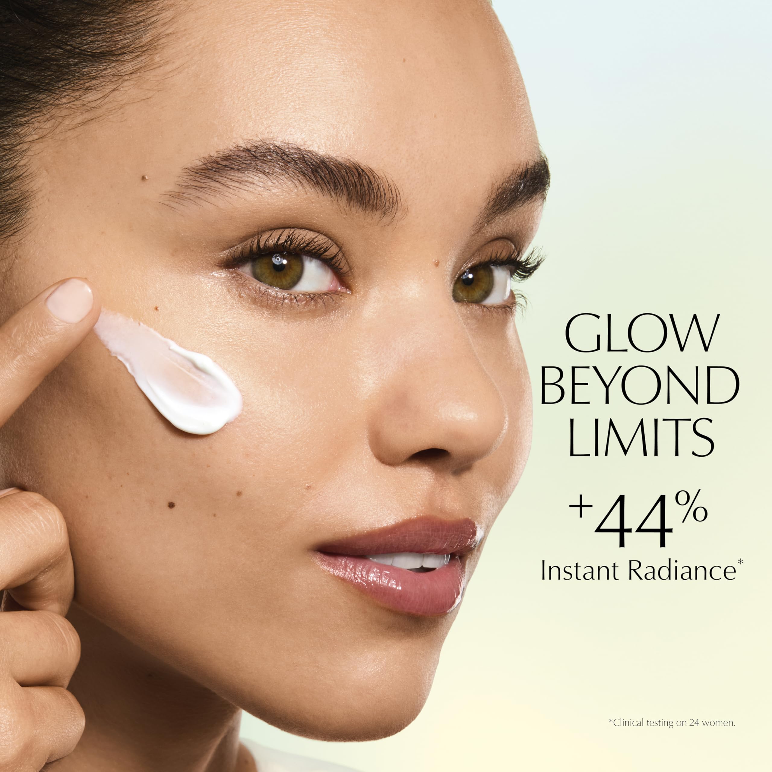 Estée Lauder close-up of whipped sorbet texture for fast hydration