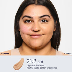 Estée Lauder foundation texture close-up demonstrating blendable, breathable formula