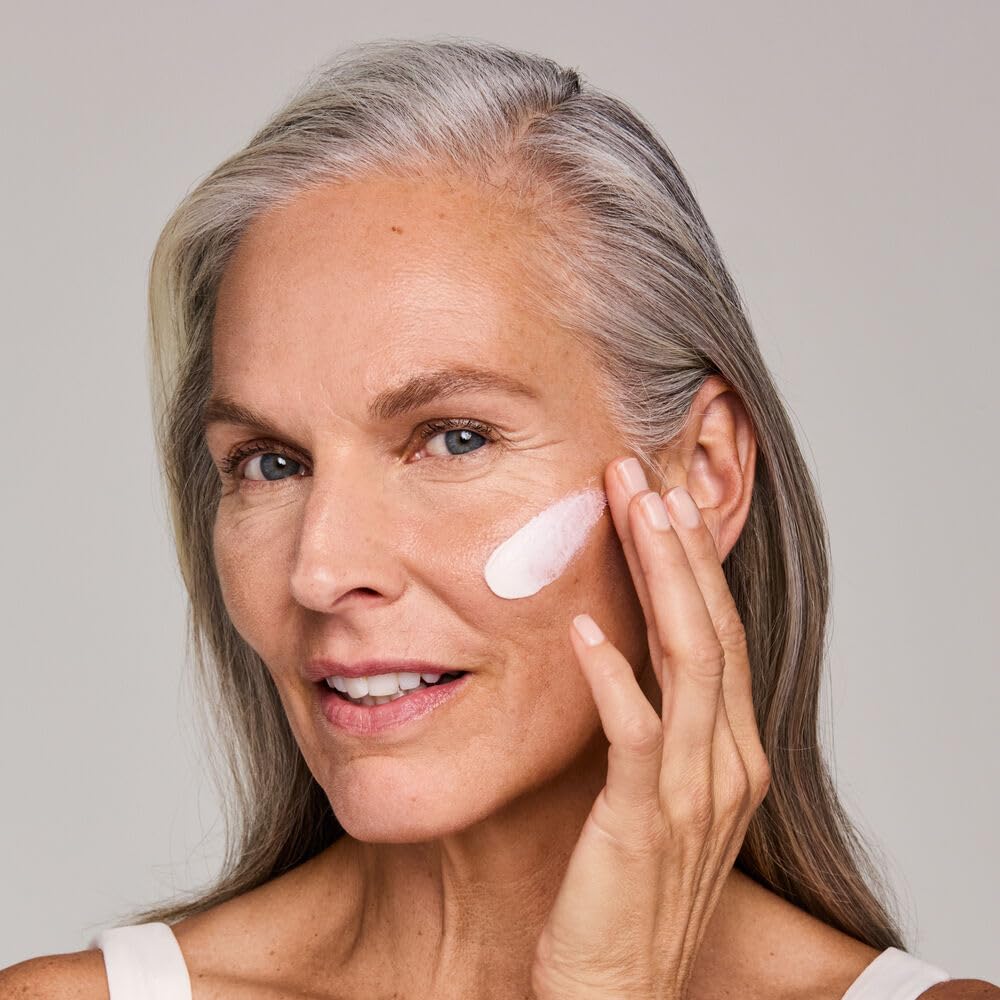 Estée Lauder open jar with rich cream texture highlighting deep hydration benefit