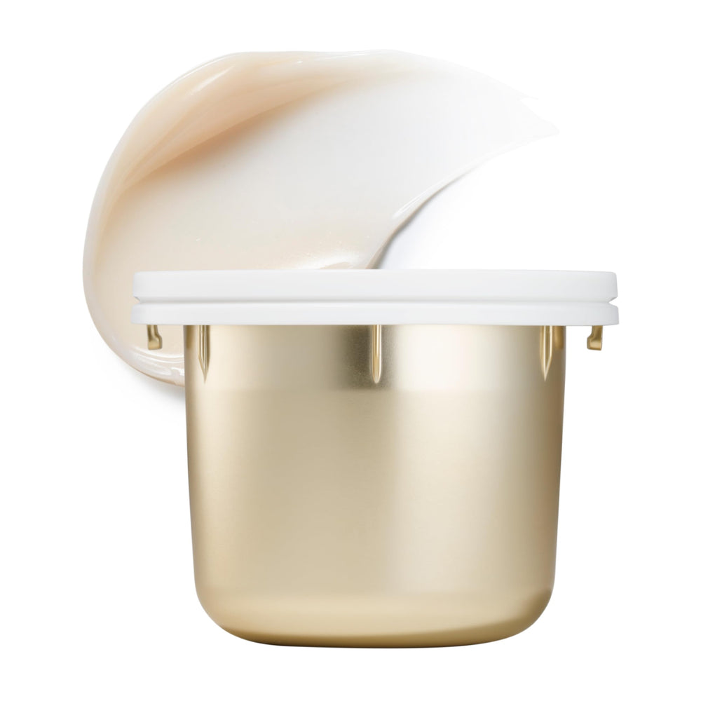 Estée Lauder jar front view showing luxurious cream for visible lift and hydration