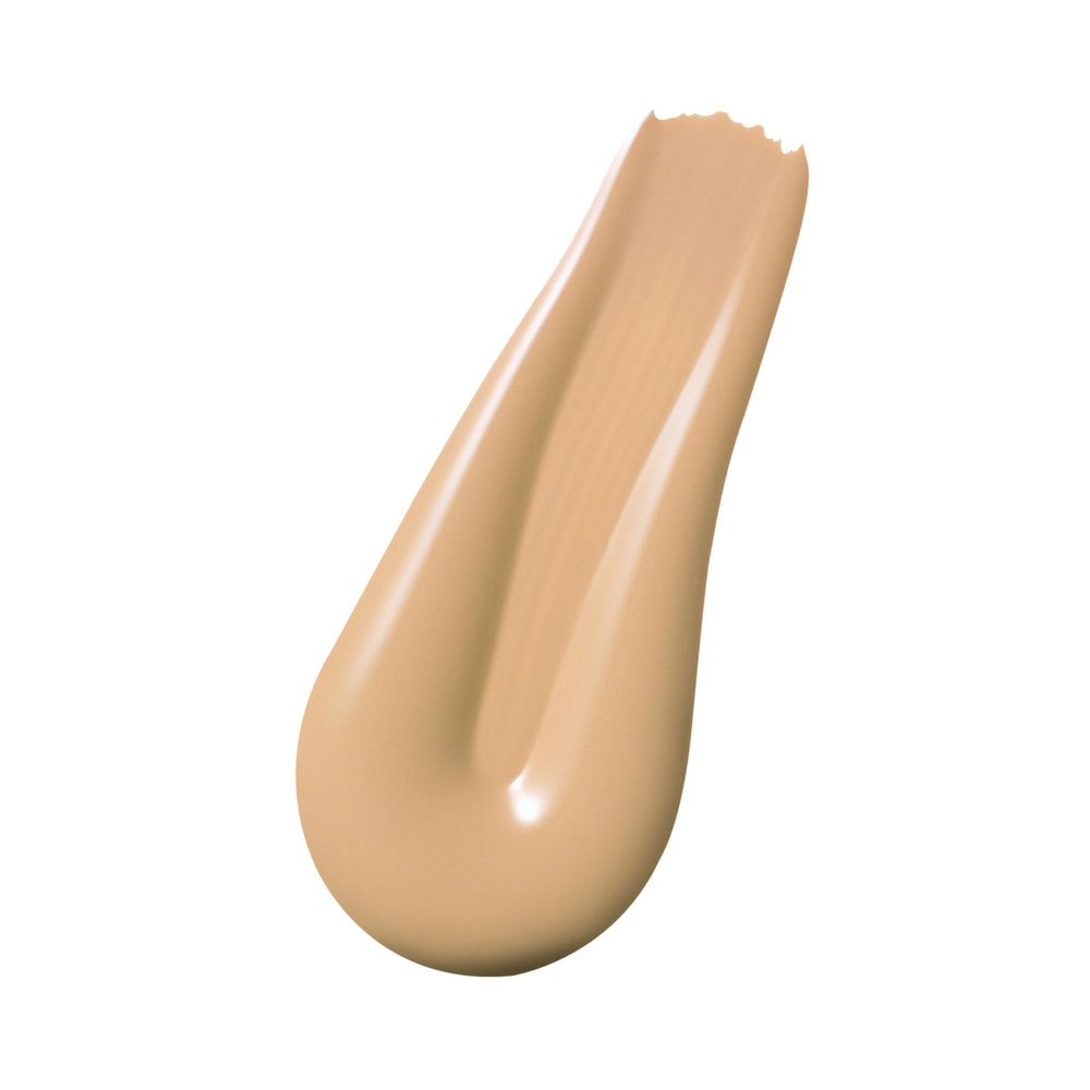 Estée Lauder close-up texture highlights creamy matte finish