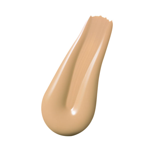 Estée Lauder close-up texture highlights creamy matte finish