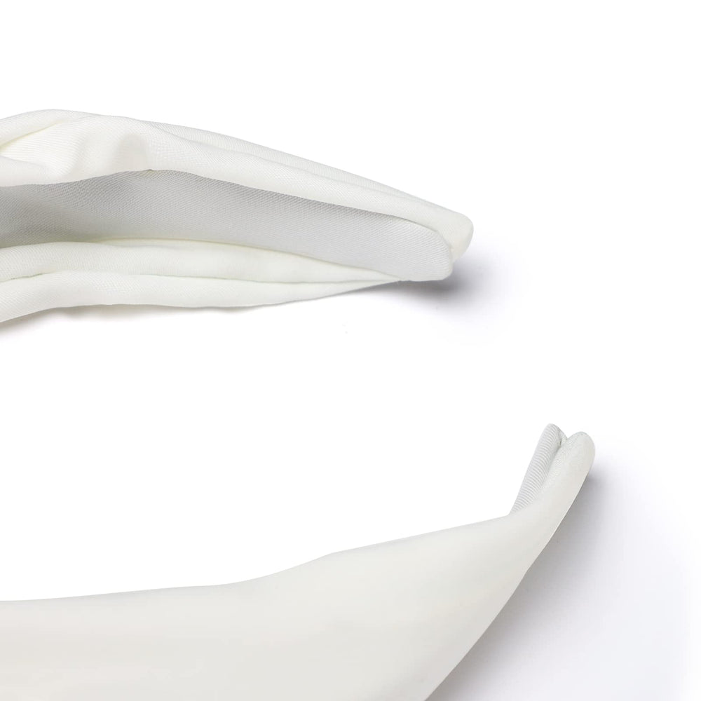 Etercycle headband during yoga showing secure fit and light sweat control