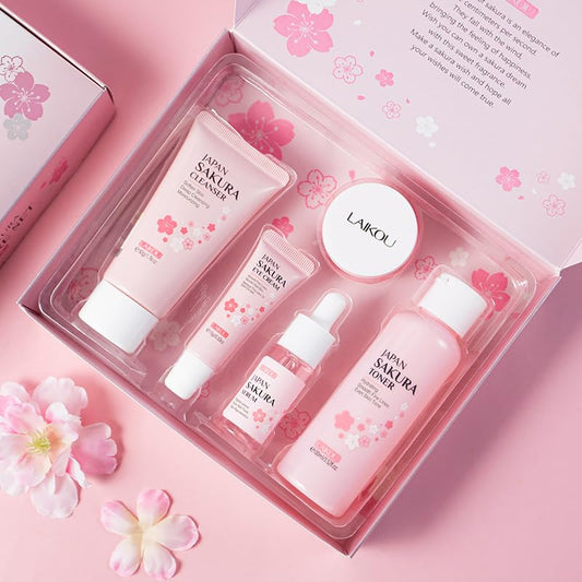 Etuanxi cherry cleanser pump close-up showing gentle foaming action
