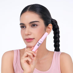 ETUDE close-up of Catch Bending Square brush demonstrating precise curl lifting benefit