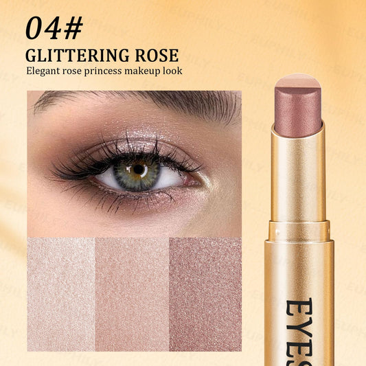Euphily close-up of triple-color tip highlighting gradient design and easy blending
