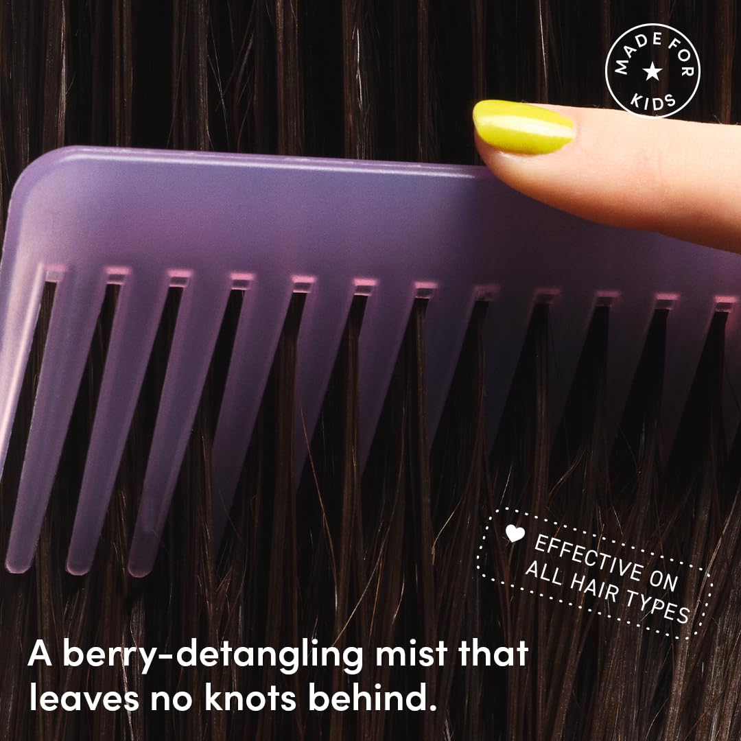 Evereden detangler spray fine mist texture demonstrating lightweight hydration