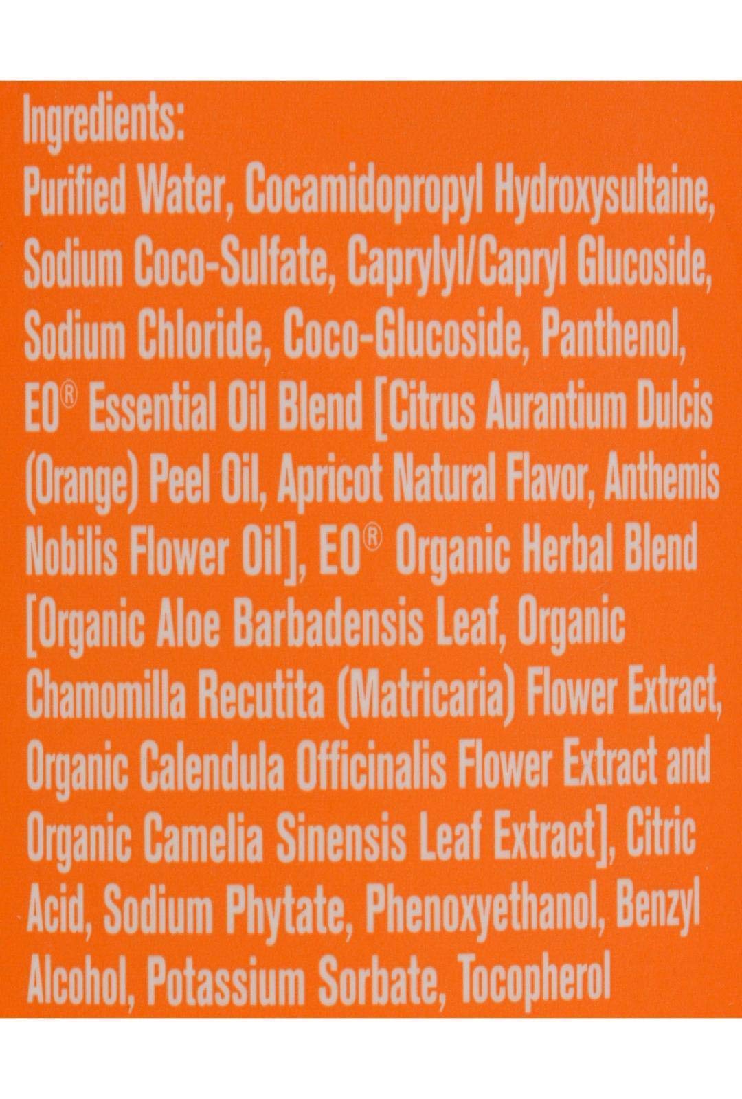 Everyone bath time lifestyle child in tub using orange squeeze wash for simple routines benefit