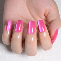 evpct close-up of reflective cat eye stripe highlighting multidimensional effect